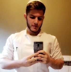 Meet your Posher, Uri